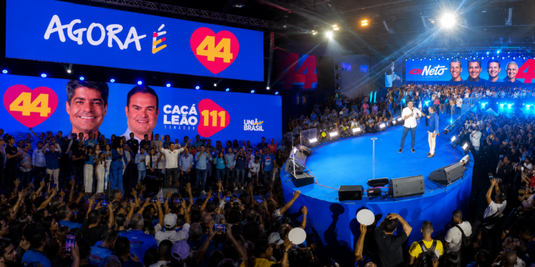 ACM Neto tem candidatura ao Governo da Bahia oficializada durante convenção que reúne milhares de apoiadores em Salvador
