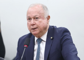 Paulo Azi critica demora do governo Lula para resolver BR-324