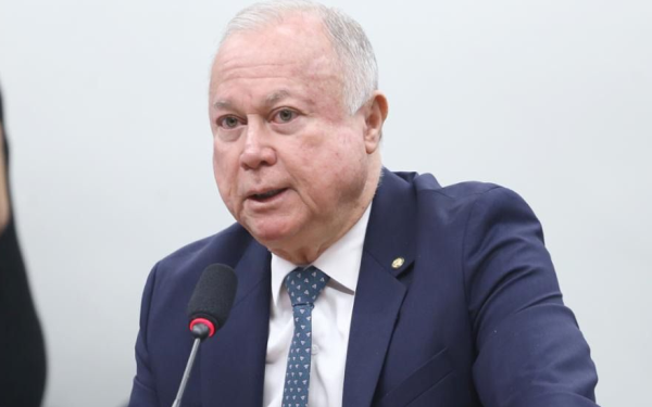 Paulo Azi critica demora do governo Lula para resolver BR-324