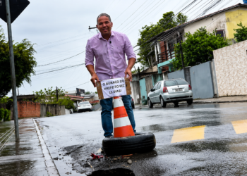 Vereador Luciano Almeida ironiza buracos em Alagoinhas e cria o “Buraco do Guga”