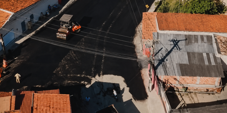 Com recursos de emenda de deputado federal, rua do Inácio Bastos recebe pavimentação em Alagoinhas