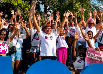 Paulo Cruz visita Central de Abastecimento, apresenta propostas e recebe apoio de feirantes