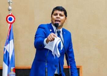 TRE-BA determina suspensão temporária do Instagram do deputado Diego Castro